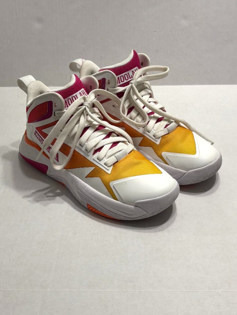 Moolah Triple Double Straight to the Baja Women's Basketball Shoes Size 8.5 W